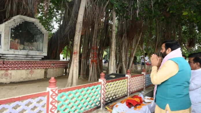 CM Nayab Saini ने कुरुक्षेत्र के ज्योतिसर तीर्थ पर की पूजा अर्चना