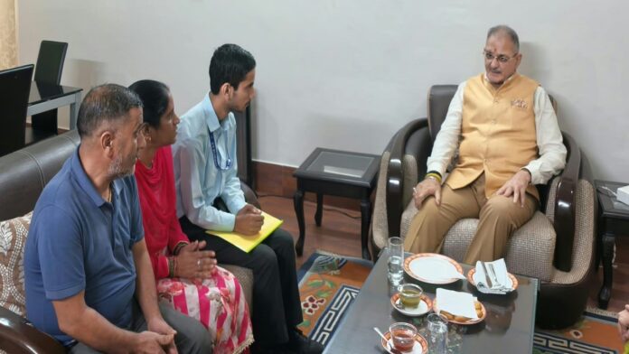 राज्यपाल ने सेना के लिए स्वदेशी ड्रोन तकनीक विकसित करने के लिए सर्वेश शर्मा को किया सम्मानित