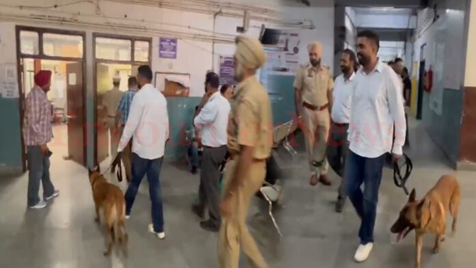 Punjab News: कोर्ट परिसर में बम धमाके की धमकी, मचा हड़कंप