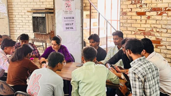 Meharchand Polytechnic College में नए मतदाताओं के लिए लगाया गया Voter Registration Camp
