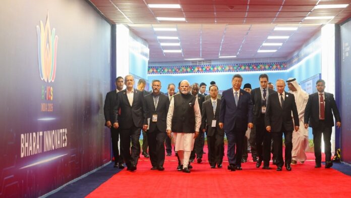 Brics Summit में PM Modi ने टेक्नोलॉजी को अपनाने पर दिया जोर, चीन संग रिश्ते पर भी बात