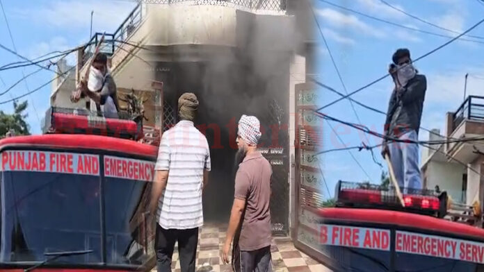 घर में लगी आग को बुझाने जा रही फायर ब्रिगेड की गाड़ी तारों में फंसी, देखें वीडियो