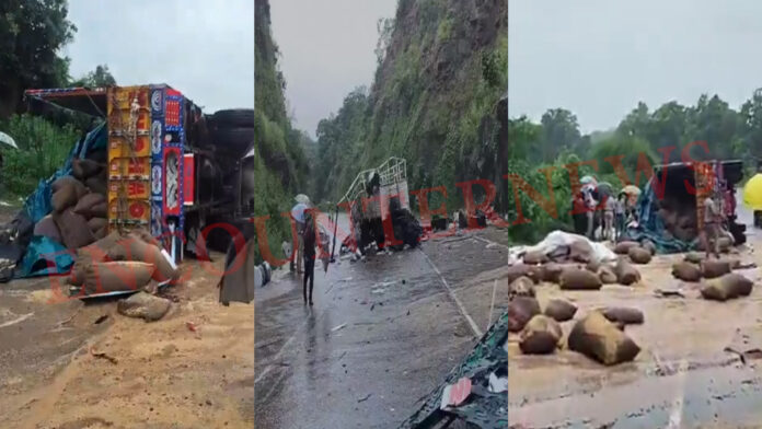 भीषण सड़क हादसे में 6 की मौत, 7 गंभीर घायल, देखें वीडियो