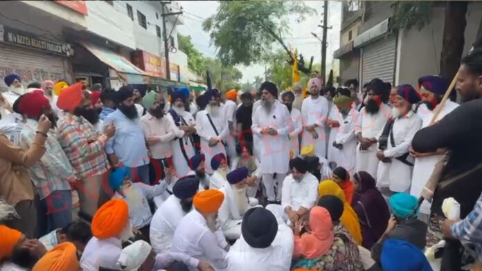 Punjab News: SGPC अध्यक्ष Harjinder Dhami के घर के बाहर जत्थेबंदियों का प्रदर्शन, मांगा इस्तीफा, देखें वीडियो