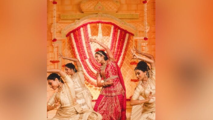 गणेश चतुर्थी पर Radhika Merchant ने दिया खास परफॉर्मेंस, उत्सव में शामिल होने पहुंचा पूरा बॉलीवुड