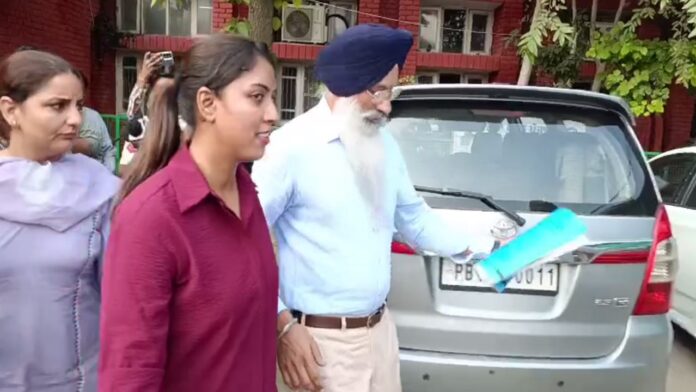 Punjab News: रिश्वत मामले में महिला SHO को अदालत में किया पेश, देखें वीडियो