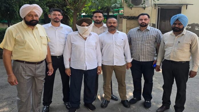 Punjab News: 20,000 रुपये की रिश्वत लेता पंचायत सचिव काबू