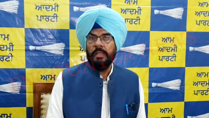 Punjab News: श्री बंगला साहिब में कार्रवाई निंदनीय, आप नेता ने अमित शाह के इस्तीफे की मांग, देखें वीडियो