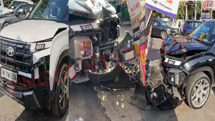 Jalandhar News: पॉश इलाके में 2 कारों की टक्कर में टूटा बिजली पोल, देखें वीडियो