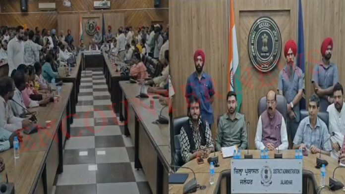 Jalandhar News: भगवान वाल्मीकि महाराज की शोभायात्रा को लेकर बैठक आयोजित, देखें वीडियो