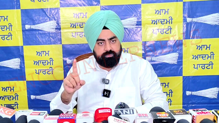 Punjab News: प्रताप बाजवा और खैरा के आरोपों पर आप नेता का पलटवार, सुखजिंदर रंधावा पर साधे निशाने, देखें वीडियो