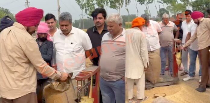 मंडी में आढ़तियों को हलका प्रभारी और चेयरमैन ने दी सख्त चेतावनी, देखें वीडियो