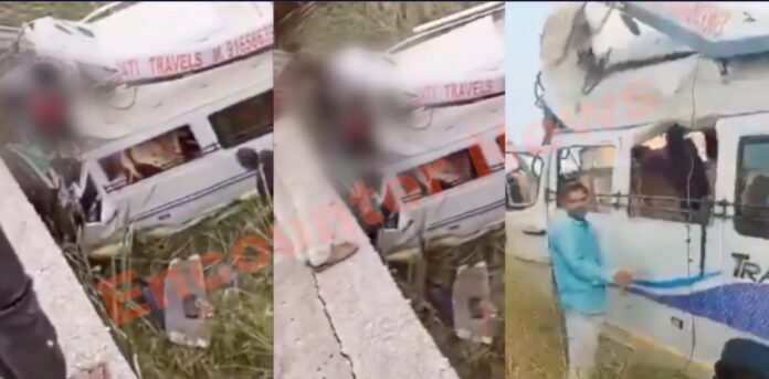 झपकी आने से अनियंत्रित होकर नाले में गिरी मिनी बस, 8 श्रद्धालुओं की मौत; 17 घायल, देखें वीडियो