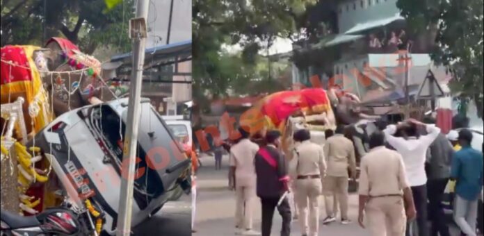 जुलूस के दौरान बेकाबू हुआ हाथी, 650 किलों चांदी का अंबारी डैमेज, तोड़ी कारें, देखें वीडियो