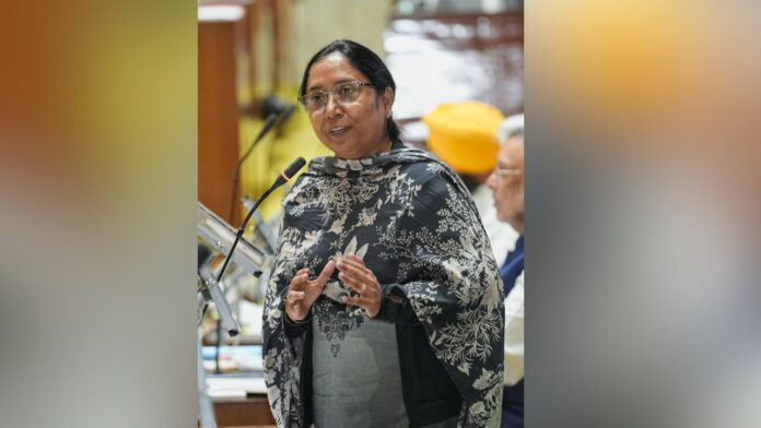 जनकल्याणकारी योजनाओं को ‘फ्रीबीज़ ’ कहना आम लोगों की आशाओं और अपेक्षाओं का अपमान
