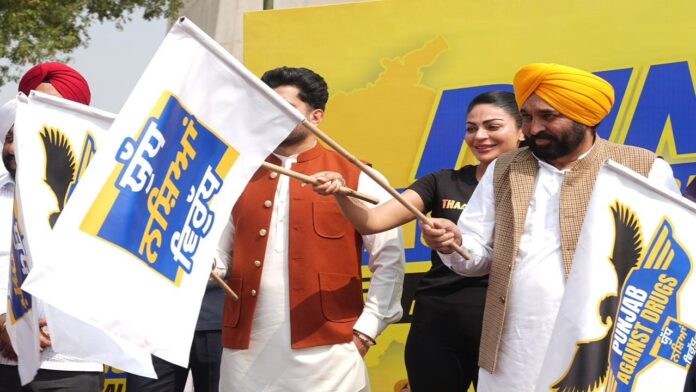 CM Mann ने बाइक रैली को हरी झंडी दिखाकर रवाना किया