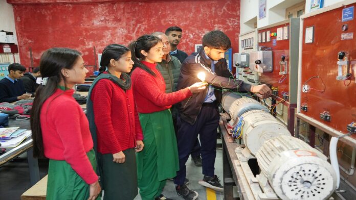 तकनीकी क्षेत्र में युवाओं के लिए खुल रहे समृद्धि के नए द्वार