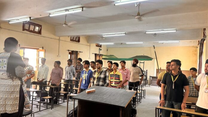 Meharchand Polytechnic College में विद्यार्थियों को मतदान के लिए किया गया जागरुक