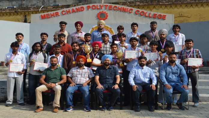 Inter Polytechnic खेल टूर्नामेंट में Meharchand Polytechnic College के विद्यार्थियों ने दिया शानदार प्रदर्शन