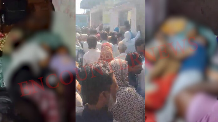 घर में 5 लोगों की मिली लाशें, इलाके में मचा हड़कंप, देखें वीडियो