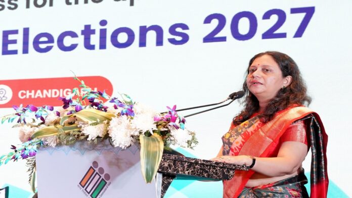 विधानसभा चुनावों की तैयारियों की समीक्षा के दूसरे दिन जिला स्तर पर तैयारियों का जायजा लिया