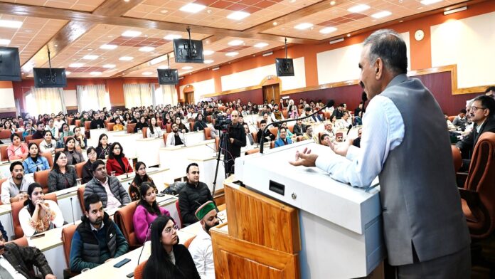 जॉब ट्रेनी चिकित्सा अधिकारियों को दी जाएगी पीजी करने की अनुमति : CM Sukhu