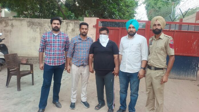 Punjab News: 40,000 रुपये रिश्वत के साथ इंजीनियर गिरफ्तार