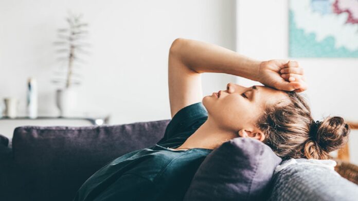 Vitamin D की कमी होने पर शरीर में दिखते हैं ये लक्षण, समय रहते करें गौर